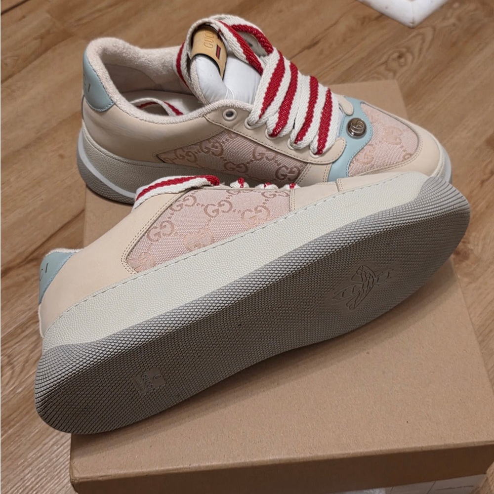 Gucci Cream and Light Blue Sneakers with Red Accents - Picture 5 of 6